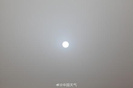 北京天空现三个太阳，奇异现象下的探索与思考_最佳精选解释落实