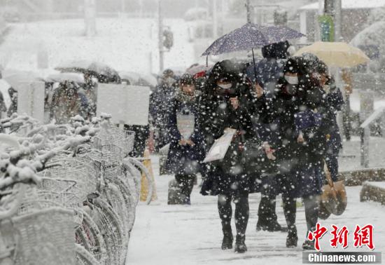 日本北部多地大雪持续，影响与观察