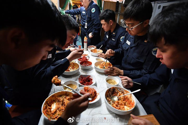 尹锡悦被捕后首日伙食曝光，揭秘背后的故事