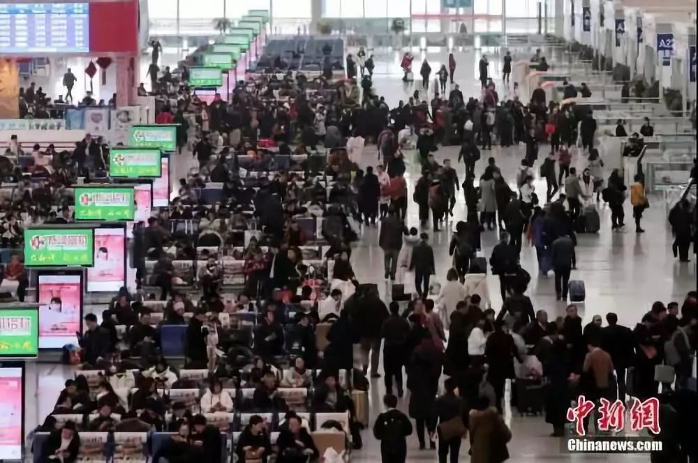 旅客反映春运火车票比往年好买，铁路服务升级助力春运出行体验提升